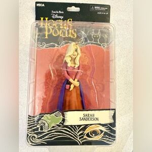 Disney Hocus Pocus Sarah Sanderson Figure - Purple and Red Dress